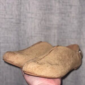 Amazon Tan Women's Flats & Loafers